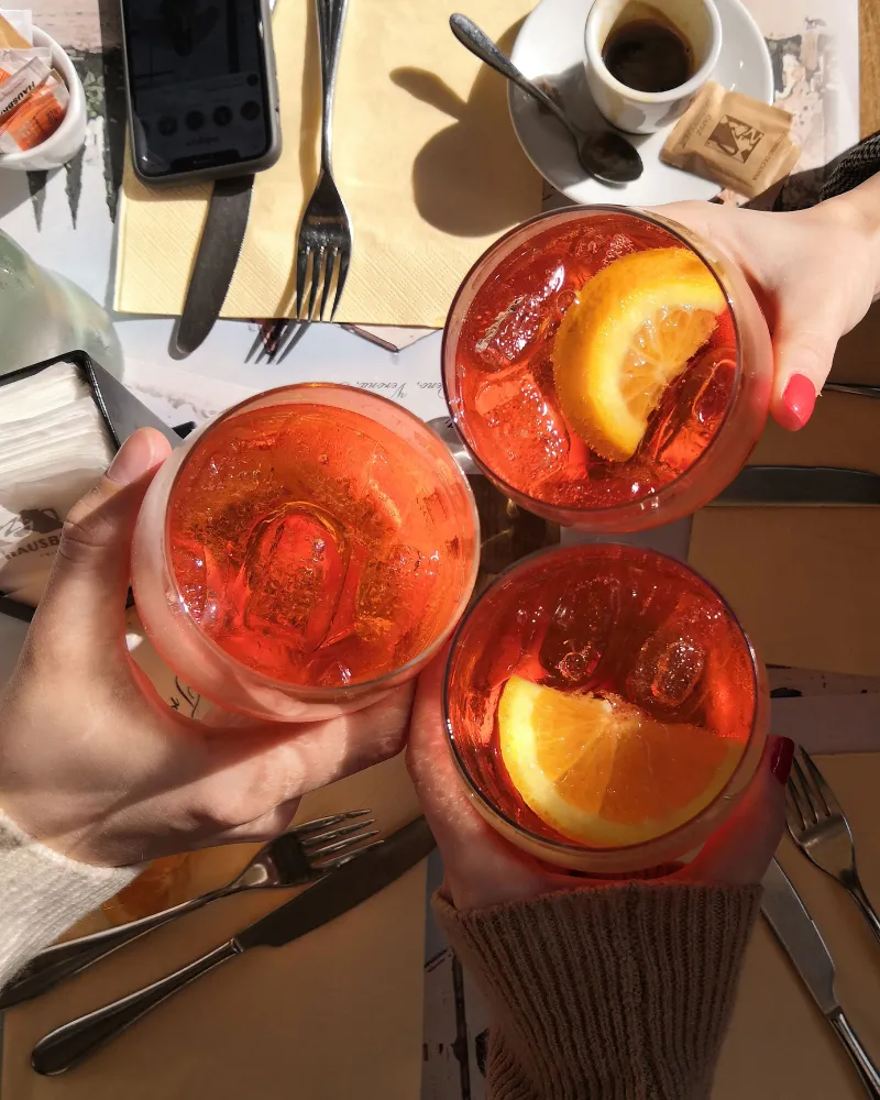 Aperitivo with Venetian spritz: the authentic experience waiting for you at Vite Rossa Home